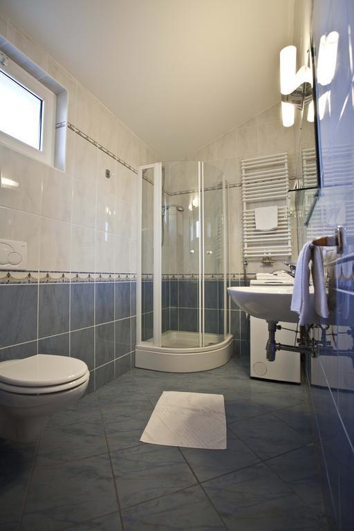 Studio Apartmani Bijeli Delfin Biograd Na Moru Room photo